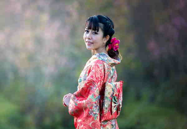 Words R Us Forty Thousand Verbs in English and Chinese: Arranged by Pinyin .